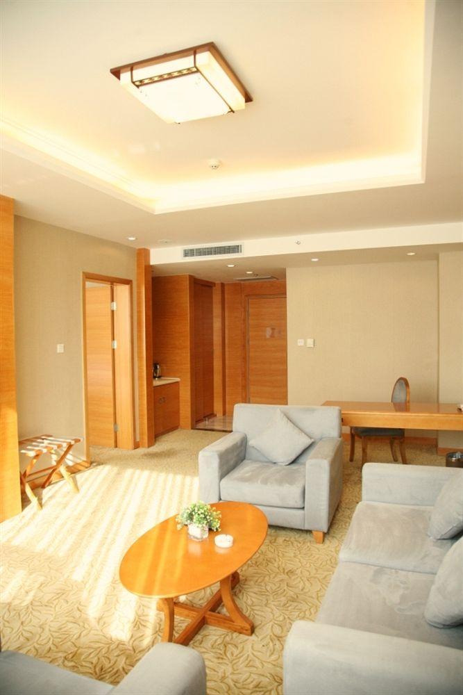 Dalian Bolt Hotel Экстерьер фото