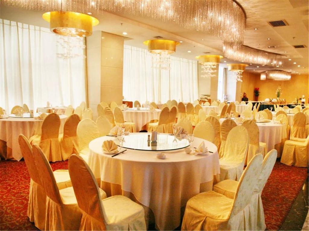 Dalian Bolt Hotel Экстерьер фото