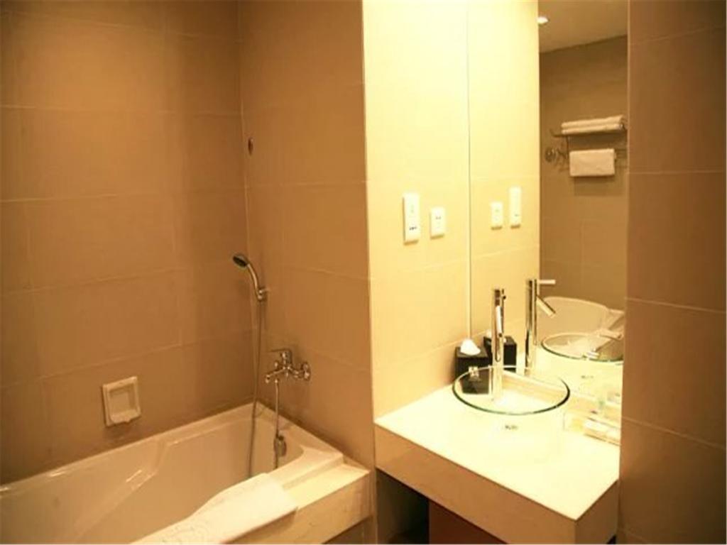 Dalian Bolt Hotel Экстерьер фото